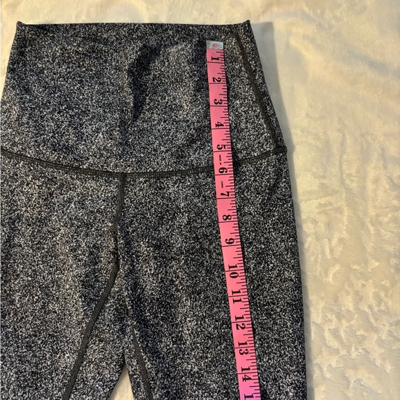 Lululemon Black and white speckled wide waist Size 4 Full length Good Condition - Picture 7 of 8